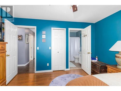 222 Biggar Road, Kelowna, BC - Indoor Photo Showing Bedroom