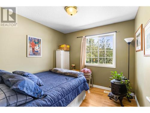 222 Biggar Road, Kelowna, BC - Indoor Photo Showing Bedroom