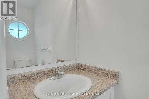 Upper - 35 Crew Court, Barrie, ON - Indoor Photo Showing Bathroom