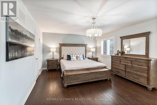 10 Northwest Court, Halton Hills, ON - Indoor Photo Showing Bedroom