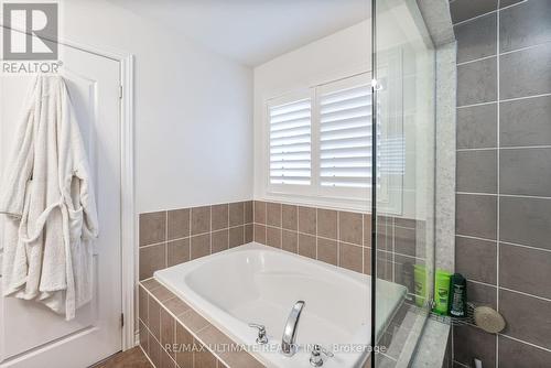 10 Northwest Court, Halton Hills, ON - Indoor Photo Showing Bathroom