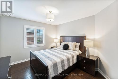 10 Northwest Court, Halton Hills, ON - Indoor Photo Showing Bedroom