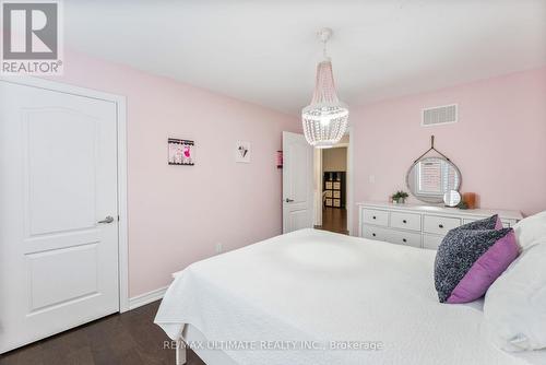 10 Northwest Court, Halton Hills, ON - Indoor Photo Showing Bedroom