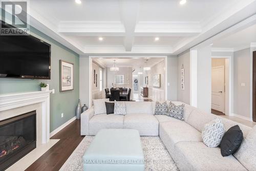 10 Northwest Court, Halton Hills, ON - Indoor Photo Showing Living Room With Fireplace