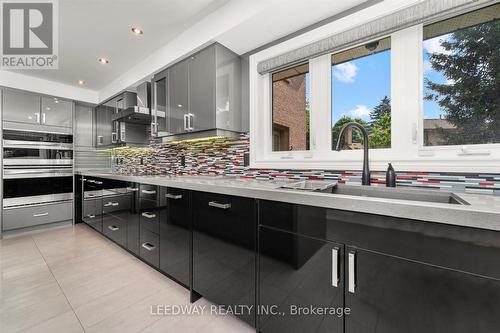 1750 Bridewell Court, Mississauga, ON - Indoor Photo Showing Kitchen