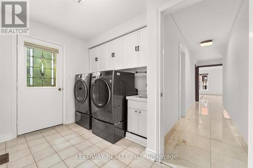 1750 Bridewell Court, Mississauga, ON - Indoor Photo Showing Laundry Room