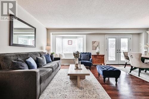 5258 Russell View Road, Mississauga, ON - Indoor Photo Showing Living Room