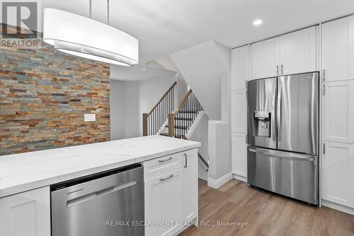 3504 Marion Court, Burlington, ON - Indoor Photo Showing Kitchen