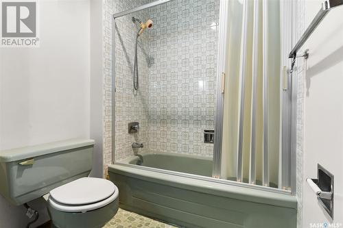 62 Green Meadow Road, Regina, SK - Indoor Photo Showing Bathroom