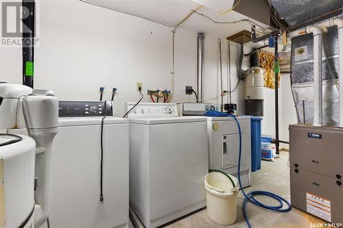 62 Green Meadow Road, Regina, SK - Indoor Photo Showing Laundry Room