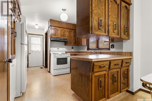 62 Green Meadow Road, Regina, SK - Indoor Photo Showing Kitchen