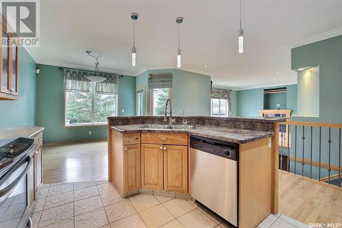 12118 Wascana Heights, Regina, SK - Indoor Photo Showing Kitchen With Double Sink