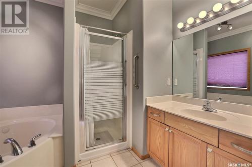 12118 Wascana Heights, Regina, SK - Indoor Photo Showing Bathroom