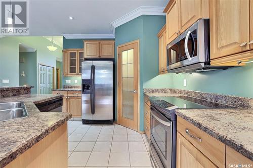 12118 Wascana Heights, Regina, SK - Indoor Photo Showing Kitchen With Double Sink