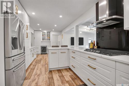 108 Saskatchewan Crescent W, Saskatoon, SK - Indoor Photo Showing Kitchen