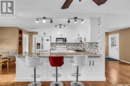 563 Costigan Road, Saskatoon, SK - Indoor Photo Showing Kitchen With Upgraded Kitchen