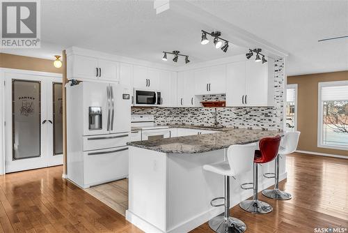 563 Costigan Road, Saskatoon, SK - Indoor Photo Showing Kitchen With Upgraded Kitchen