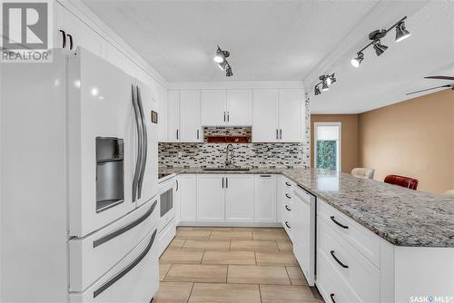 563 Costigan Road, Saskatoon, SK - Indoor Photo Showing Kitchen With Upgraded Kitchen