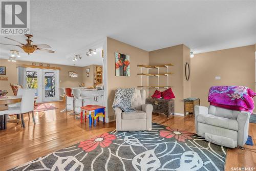 563 Costigan Road, Saskatoon, SK - Indoor Photo Showing Living Room