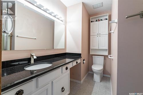 563 Costigan Road, Saskatoon, SK - Indoor Photo Showing Bathroom