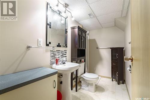 563 Costigan Road, Saskatoon, SK - Indoor Photo Showing Bathroom