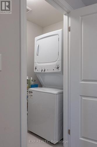 204 Sunflower Place, Welland, ON - Indoor Photo Showing Laundry Room