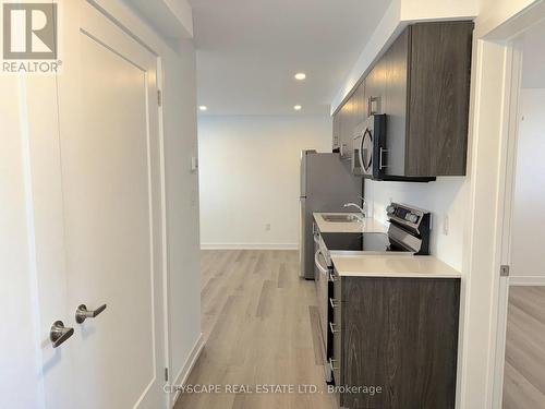 612 - 4263 Fourth Avenue, Niagara Falls, ON - Indoor Photo Showing Kitchen