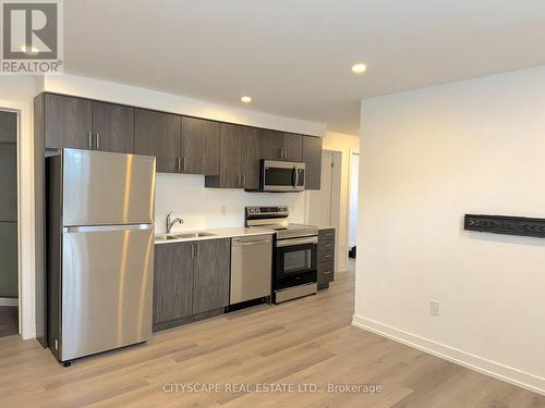 612 - 4263 Fourth Avenue, Niagara Falls, ON - Indoor Photo Showing Kitchen