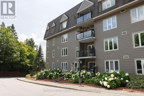 206 - 24 Dairy Lane, Huntsville, ON - Outdoor