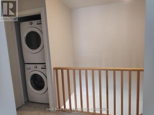 610 - 585 Colborne Street E, Brantford, ON - Indoor Photo Showing Laundry Room