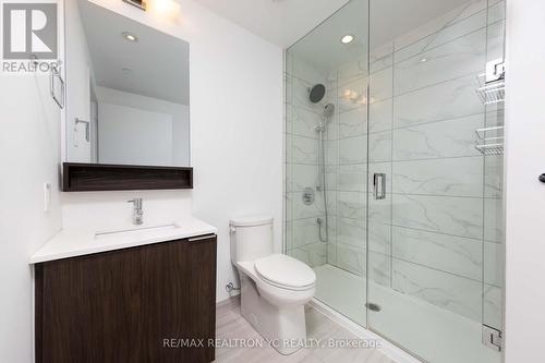 5202 - 898 Portage Parkway, Vaughan, ON - Indoor Photo Showing Bathroom