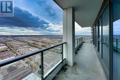 5202 - 898 Portage Parkway, Vaughan, ON - Outdoor With View With Exterior