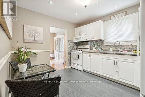 823 Church Drive, Innisfil, ON - Indoor Photo Showing Kitchen