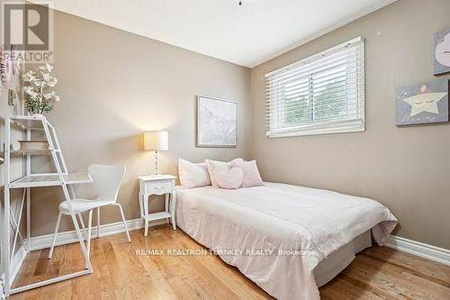 823 Church Drive, Innisfil, ON - Indoor Photo Showing Bedroom