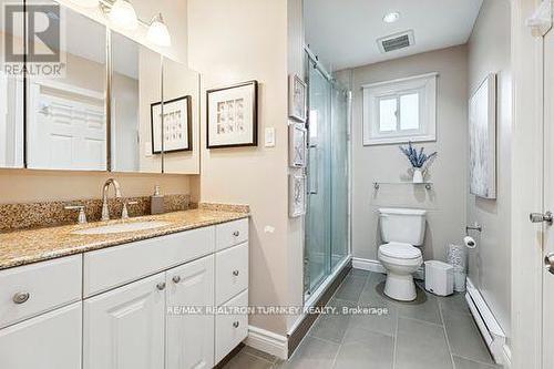 823 Church Drive, Innisfil, ON - Indoor Photo Showing Bathroom