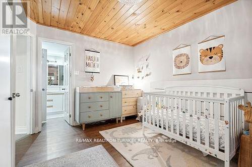 823 Church Drive, Innisfil, ON - Indoor Photo Showing Bedroom