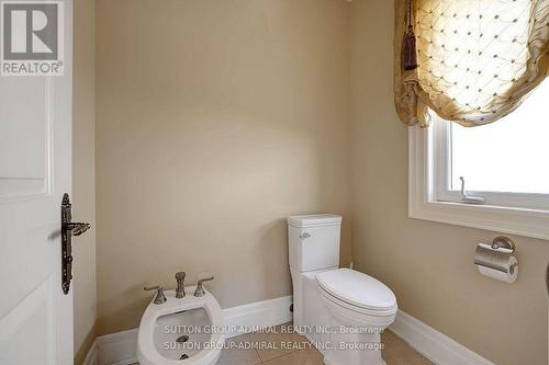 15 Day Lily Crescent, Richmond Hill, ON - Indoor Photo Showing Bathroom