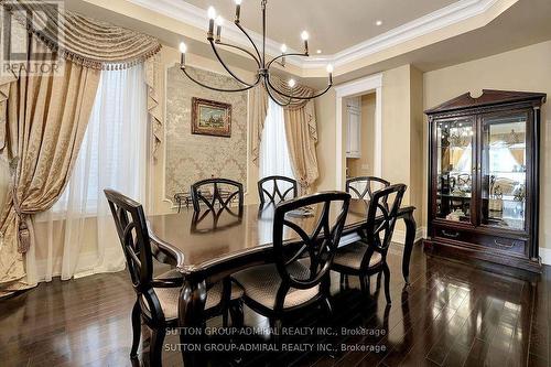 15 Day Lily Crescent, Richmond Hill, ON - Indoor Photo Showing Dining Room