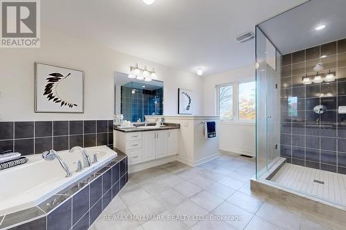 32 Forest Edge Crescent, East Gwillimbury, ON - Indoor Photo Showing Bathroom