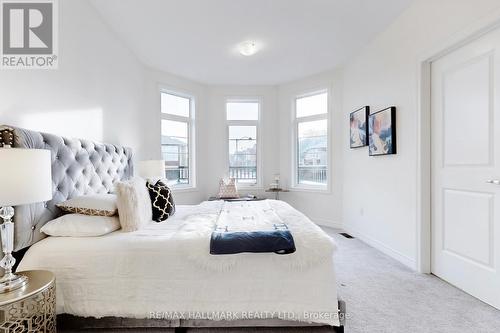 32 Forest Edge Crescent, East Gwillimbury, ON - Indoor Photo Showing Bedroom