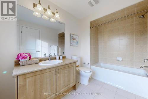 32 Forest Edge Crescent, East Gwillimbury, ON - Indoor Photo Showing Bathroom