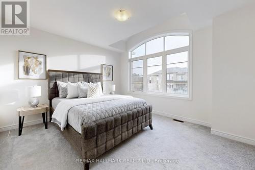 32 Forest Edge Crescent, East Gwillimbury, ON - Indoor Photo Showing Bedroom