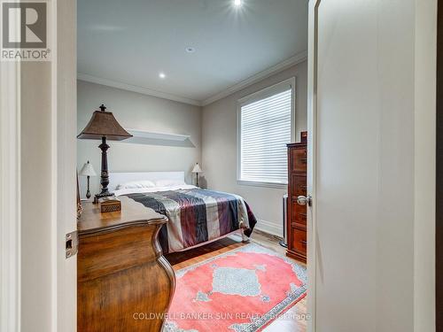 8283 Kipling Avenue E, Vaughan, ON - Indoor Photo Showing Bedroom