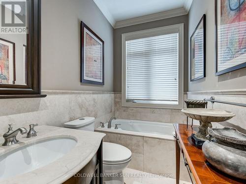 8283 Kipling Avenue E, Vaughan, ON - Indoor Photo Showing Bathroom