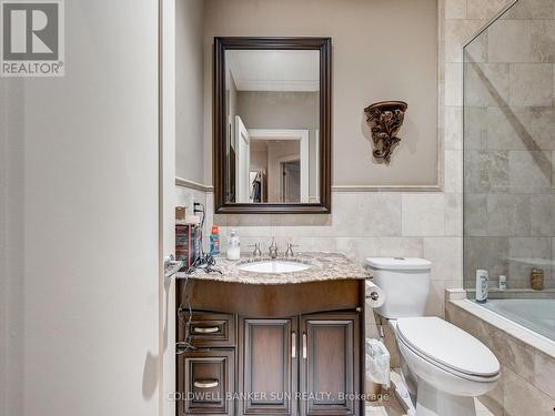 8283 Kipling Avenue E, Vaughan, ON - Indoor Photo Showing Bathroom