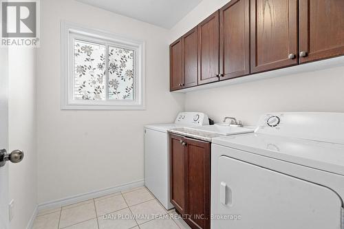 1485 Dunedin Crescent, Oshawa, ON - Indoor Photo Showing Laundry Room