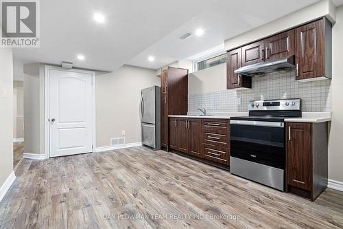 1485 Dunedin Crescent, Oshawa, ON - Indoor Photo Showing Kitchen