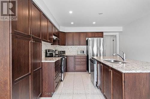 1485 Dunedin Crescent, Oshawa, ON - Indoor Photo Showing Kitchen With Stainless Steel Kitchen With Double Sink