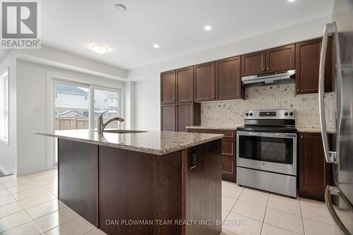 1485 Dunedin Crescent, Oshawa, ON - Indoor Photo Showing Kitchen With Stainless Steel Kitchen With Upgraded Kitchen