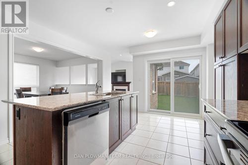 1485 Dunedin Crescent, Oshawa, ON - Indoor Photo Showing Kitchen With Stainless Steel Kitchen With Upgraded Kitchen